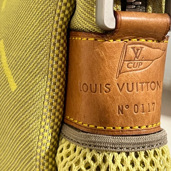 2002 LV Cup Weatherly bag *RARE* - Picture 3 of 11